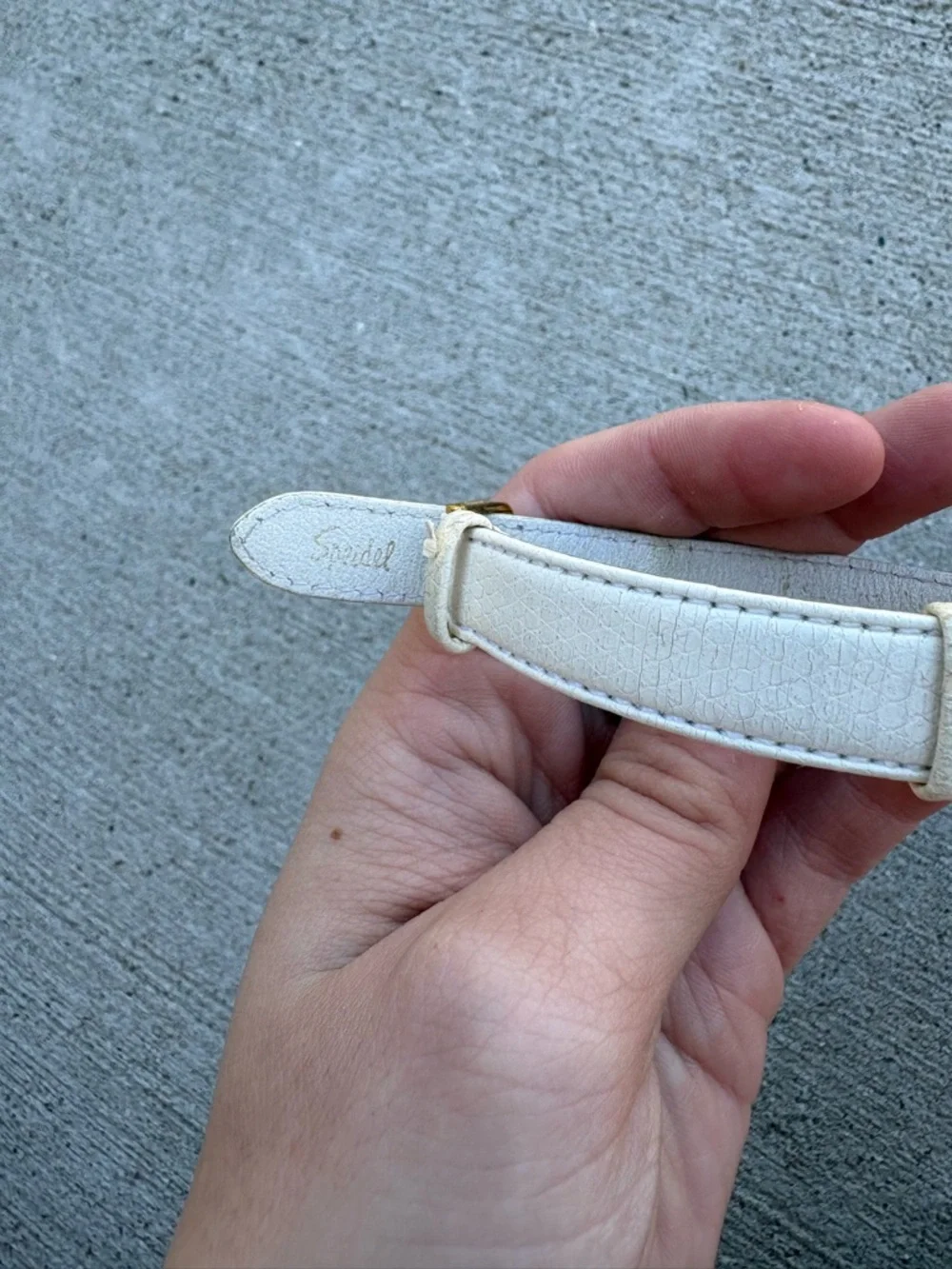 VINTAGE GUESS 1989 WOMENS WHITE WATCH